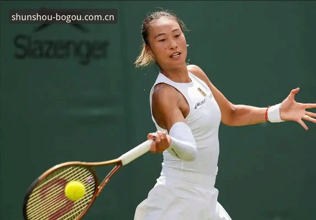 郑钦文赢了一场球，背后藏着什么变局？